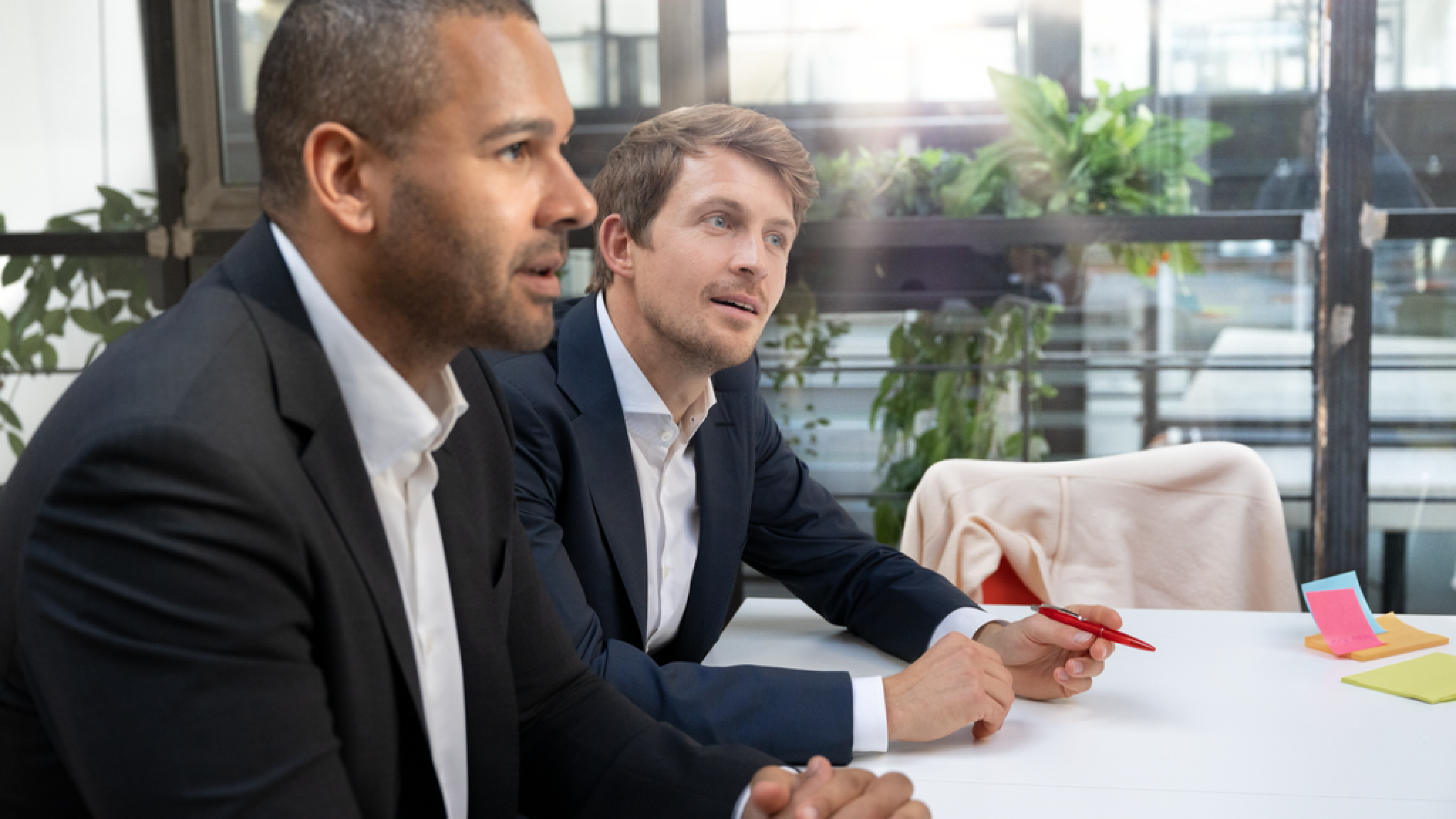 Homme clé et garantie associés